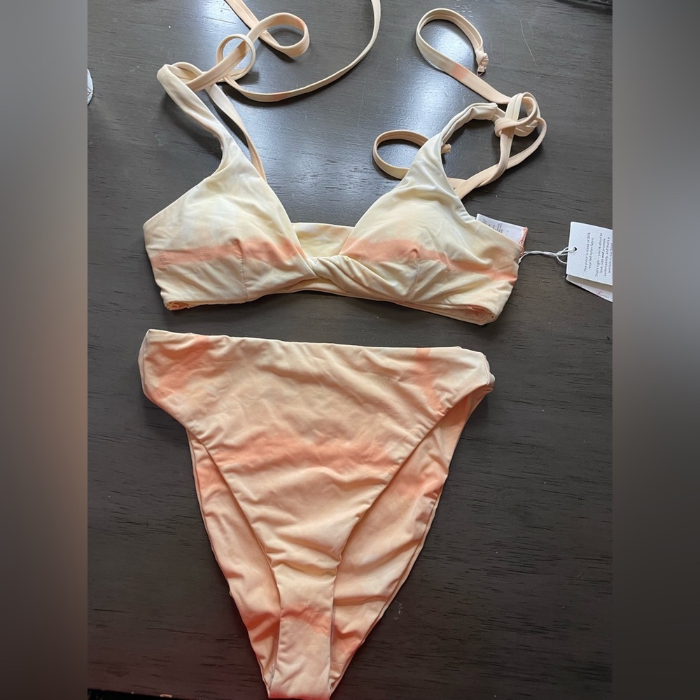 NEVER WORN DIPPIN’ DAISY’S BIKINI